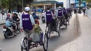 Cyclo Hue in Truong Tien bridge