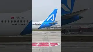 AJet filosuna &uuml;&ccedil; yeni Boeing 737-8 MAX u&ccedil;ak daha katıldı.
