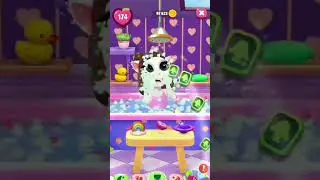 Angela swimming #funny #angelatalking #angela #makeover #gameplay #eating #princess 😅