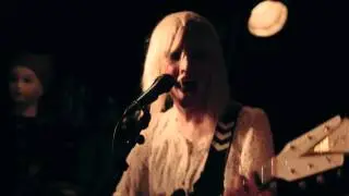 Favourite Flavour (live) -- Candy Says