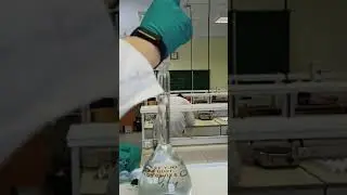 Убираем капли в мерной колбе