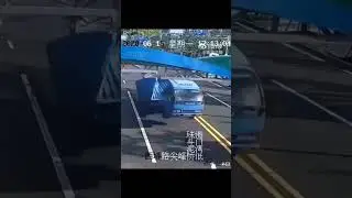 Truck hit bridge and gets unloaded. was the bridge too low? 👇 #shorts #road #truck #bridge #