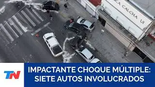 Impactante choque m&uacute;ltiple de siete autos en Quilmes: una camioneta qued&oacute; encima de dos veh&iacute;culos