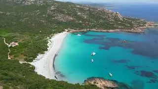 Roccapina - Plage - 4K - 2A - la Corse vue du ciel - les richesses du patrimoine naturel Corse