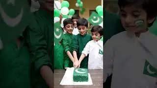 🇵🇰 Cute Kids Cutting Pakistan Flag Cake 🎂 14 August Celebration 😍