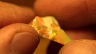 12.2ct Brilliant 5/5 Honey Comb Pattern Welo Ethiopia Opal Rough Cutter/Specimen.