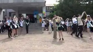 Шкільний вальс на святі останнього дзвоника 2013 в Покровському ліцеї.