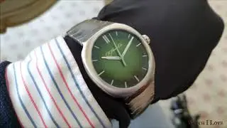 H. Moser & Cie. Streamliner Centre Seconds Matrix Green fum&eacute; dial