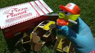 Toy Story Tuesday! Alien Remix Pizza Planet Delivery Guy! SDCC Exclusive with Cheap Cardboard Truck!