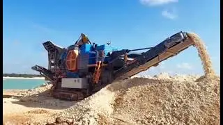 Mobile Crushing Station Stone Crusher Machine