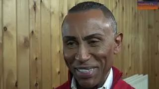 PC Brown stelt album Goud voor