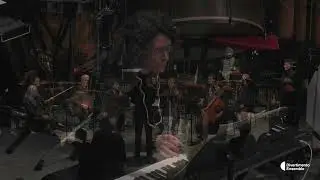 Ondřej Ad&aacute;mek (1979) &Ccedil;a tourne &ccedil;a blocque, per 10 esecutori e elettronica (2007-08)