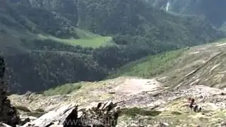 Descending to Dharanshi meadow in the Nanda Devi Sanctuary in Garhwal