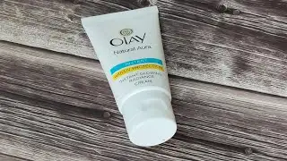 Olay Natural White Light Instant Glowing Fairness Skin Cream, 40gm, Gives you instant Fairness 