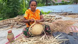 See the technique of making hats from palm leaves