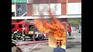Tag der Freiwilligen Feuerwehr in Jena - Simulation Wohnzimmerbrand