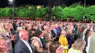Andre Rieu waltzing the complete Vrijthof Maastricht during live concert 2024