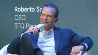 Andr&eacute; Esteves no painel 