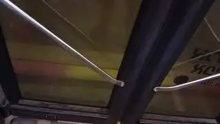 ירידה מיוטונג e12 חשמלי עירוני של קו 30 מראש העין לקרית אונו בתחנת כביש 444 לצפון שד' שלמה המלך 