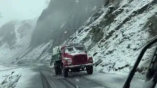 leh ladakh trip at jojila pass crossing by Scorpio