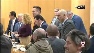 Suspendida la sesión plenaria tras un enfrentamiento que casi llega a las manos entre Vox y Caballas