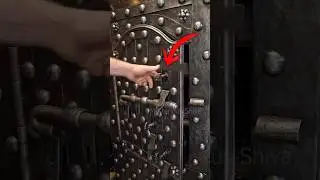 How is it possible? 🤯😱 #ancient #doors #lock #mysterybox #safe  #history #facts #shorts #yt