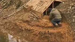 Build a fully warm shelter hut - Bushcraft mud hut, grass roof & clay fireplace