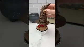 The Sorting Hat 🪄 #harrypotter #cakeart #cakedbyrach #cakedecorating #chocolate #shortsfeed #cake