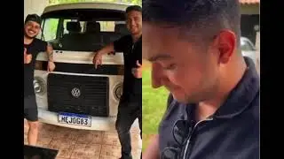 Cantor Juliano, da dupla sertaneja com Henrique, compra Kombi com placa HeJ, as iniciais deles.