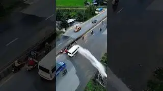 Pipa air bocor ke jalan
