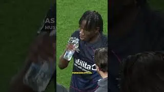 Issa Kaboré Breaking His Fast During Arsenal vs Luton