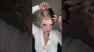 Playing with water waving combs and clips on my blonde hair 👱&zwj;♀️ #hairtutorial