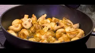 The BEST way to Fry champignons. Fried mushrooms with onions in a frying pan. How to fry champignons