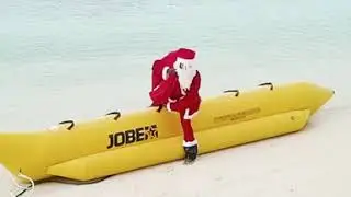 Santa Arrives to the Maldives | Coco Collection