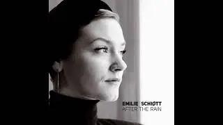 GIVE ME A KISS-EMILLIE SCHIOTT & BENT FABRIC