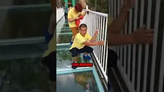 Самый опасный мост в мире!😱
