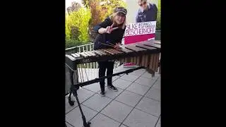 Balkonkonzert (balcony concert) / Silke B&uuml;scherhoff (Marimba Solo)
