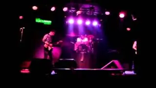 ESCENA UNDER - &iquest;EH?