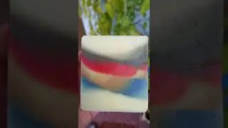 #wallpoursoap #naturalcolorants used indigo, curcuma powder, pepper extract and spirulina/green clay