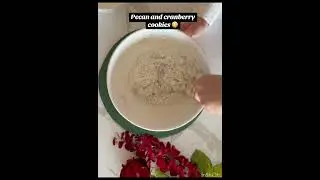 Pecan and cranberry cookies perfect with cup of coffee or tea 🥰😋