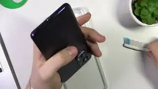 How to Fix USB Port in Motorola Moto G73 &ndash; Clean USB with Household Items