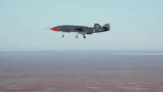 Boeing Loyal Wingman - first flight
