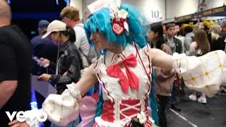Michaelmorningstarx - Miku&rsquo;s Cosplay Girl ft. 初音ミク