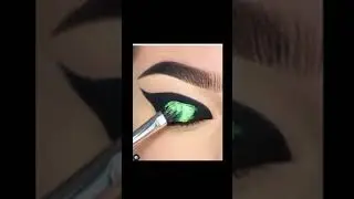 14 August eye makeup tutorial by Fashion world.