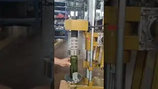Red wine bottle sleeve aluminum cap sealing machine
