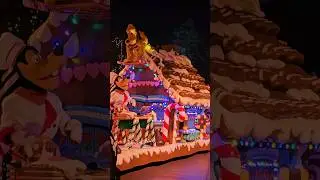 Gingerbread House #disneyland #shorts #trending #satisfying #viral #video