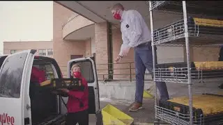 KARE 11, Hy-Vee team up to surprise healthcare workers Lakeview Hospital