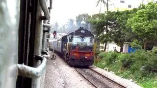 Epic parallel action between EMD and ALCo : KCG express v/s Salem pass !!!