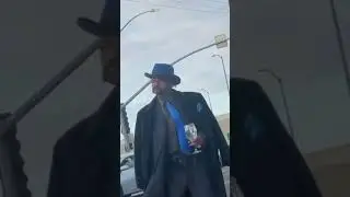 Toothless Pimp spitting game #PimpinAintEasy