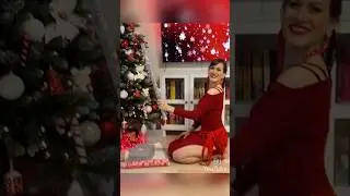 Упаковка рождественских подарков от Джасиры 🎁🎄 #восточныетанцы #танецживота #рождество #танец #по...